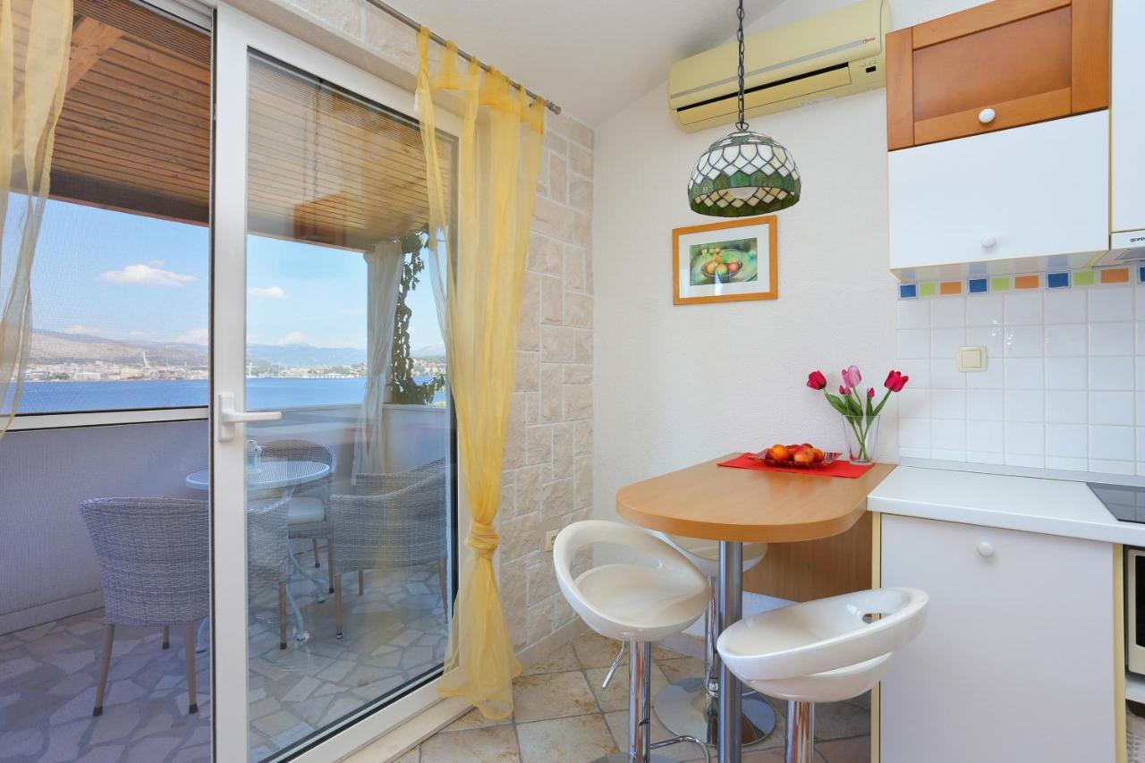 Apartments By The Sea Okrug Donji, Ciovo - 12502 Okrug Gornji Esterno foto