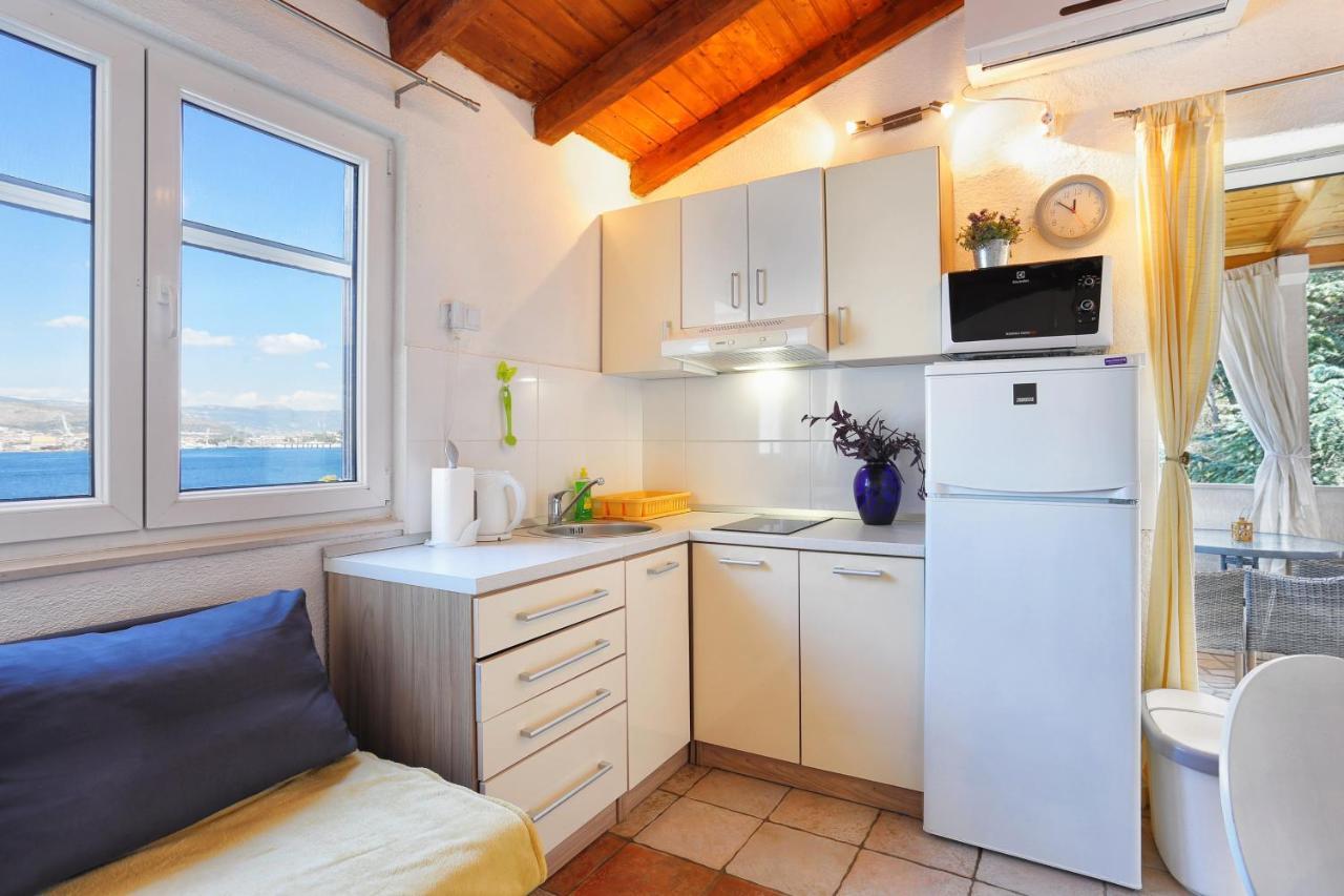 Apartments By The Sea Okrug Donji, Ciovo - 12502 Okrug Gornji Esterno foto