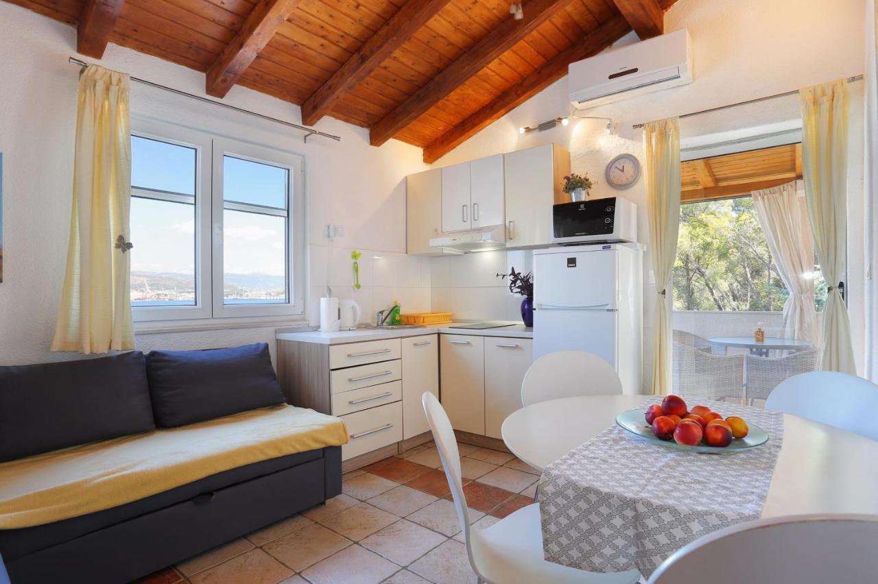 Apartments By The Sea Okrug Donji, Ciovo - 12502 Okrug Gornji Esterno foto